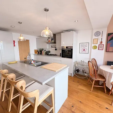 Harbourside Haven - Two Bedroom House Hébergement de vacances