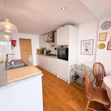Hébergement de vacances Harbourside Haven - Two Bedroom House *